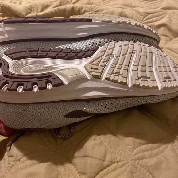 Brooks Revel 2, used condition - Picture 5 of 5